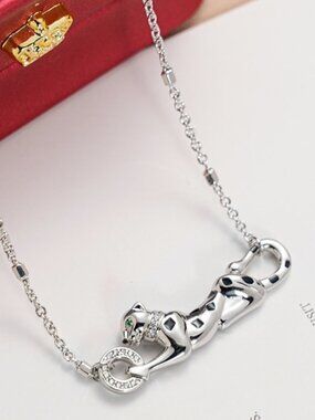 Cartier's Sleek Leopard Pendant Chain Necklace Complete Set